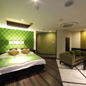 NearBy Hotel