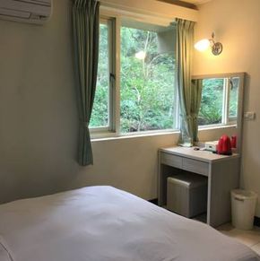 NearBy Hotel