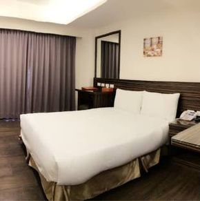 NearBy Hotel