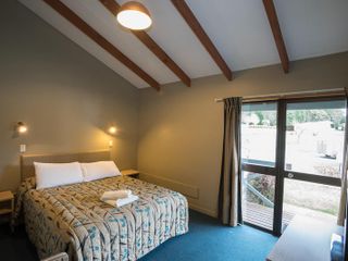 Фото отеля Te Anau Lakeview Kiwi Holiday Park & Motels