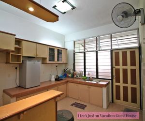 JusInn 14Pax Vacation GuestHouse H22A Ipoh Malaysia
