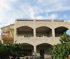 Apartments with a parking space Grebastica (Sibenik) - 13860 Grebastica Croatia