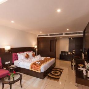 NearBy Hotel