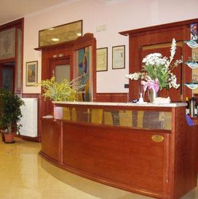 NearBy Hotel