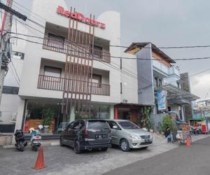 RedDoorz Plus near Asia Afrika 3 Bandung Indonesia