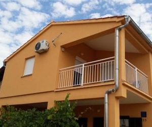 Apartmani Karlo Vodice Croatia