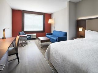 Фото отеля Holiday Inn Express & Suites Lubbock Central - Univ Area, an IHG Hotel