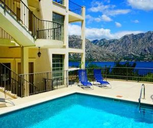 Friends apartments Prcanj Montenegro
