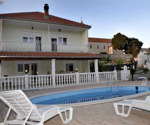 Family friendly house with a swimming pool Kostanje (Omis) - 14176 Podgrade Croatia