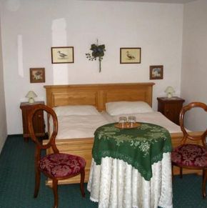 NearBy Hotel