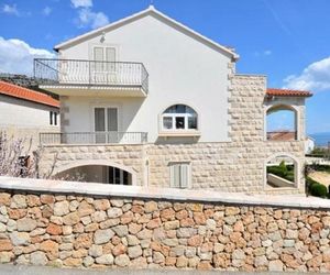 Apartments Regina Bol Croatia