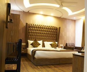 Hotel Waterfall Samalka India