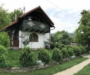 Cottage Shchaslyvyi Yaremche Ukraine