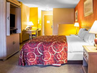 Hotel pic Econo Lodge  Inn & Suites