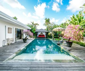 Villa Juna Seminyak Indonesia