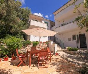 Apartments Toni One Igrane Croatia