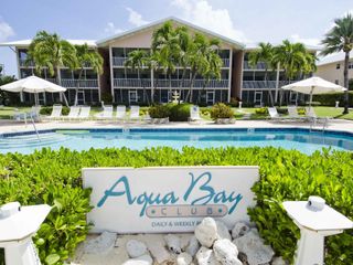 Фото отеля Aqua Bay Club Condos