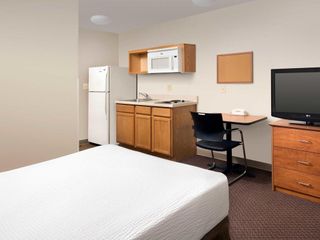 Hotel pic WoodSpring Suites Champaign near University