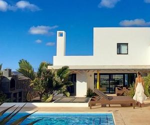 Villa Nueva 2 with private pool La Oliva Spain