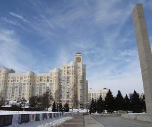 Дом с часами на площади Партизан Bryansk Russia