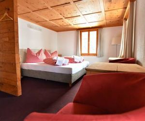 Alpina Lodge Bed & Breakfast Tschiertschen Switzerland