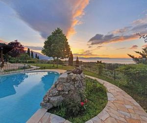 Luxury Wooden Villa with Pool, The Nest Dassia Greece