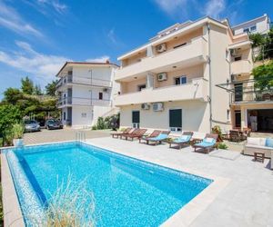 Shared pool apartment David- second floor 1 Tice Croatia