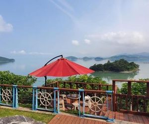 Ohmai Ocher Pension Yeosu South Korea