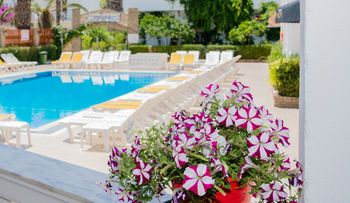 Chandris Apartments