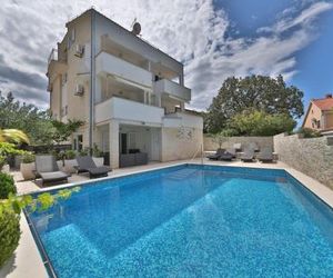 Seaside apartments with a swimming pool Okrug Donji (Ciovo) - 5244 Okrug Donji Croatia