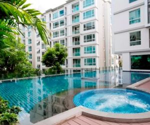 Convenient  luxury Sukhumvit BTS  pool & gym 1BR Phra Khanong Thailand