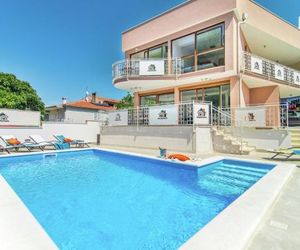 Spacious Villa Novigrad with Jacuzzi Novigrad Croatia