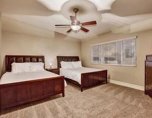 SLS The Lakes - Lovely Spacious Home with Resort Yard, Free Heated Poo Tempe United States