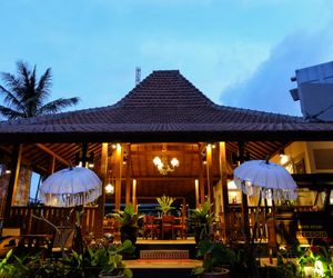 Kemboja Bed & Breakfast Cafe Batu Indonesia