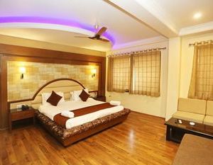 Hotel Samci Riviera Srinagar India