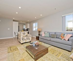Giant 7bdr/4ba Estate Centrally Located In Hollywood Hollywood United States