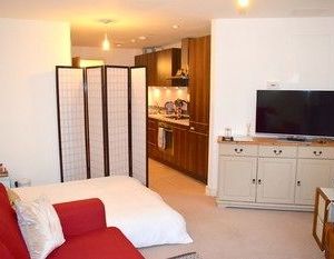 Clean Bright Apartment 7 mins from Central London Kensington United Kingdom