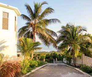 Sunshine Lodge: Your home away from home Cinnamon Hill Jamaica