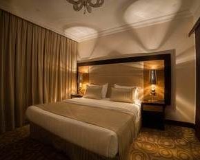 NearBy Hotel