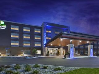 Фото отеля Holiday Inn Express & Suites Grand Rapids Airport North, an IHG Hotel