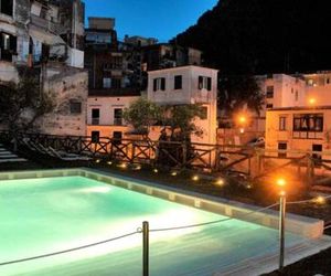 Paper Apartment-pool access Amalfi Italy