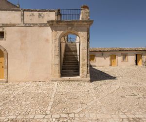 Beautiful ancient Sicilian Villa with SwimmingPool Chiaramonte Gulfi Italy
