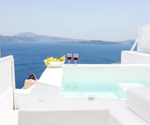 Delta Suites Oia Greece