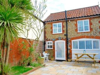 Фото отеля Romantic Flint Cottage on the Suffolk Coast