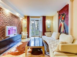 Mike Ryss' Apt on Nevsky 79