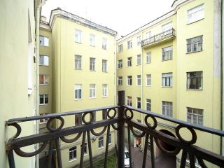 Mike Ryss' Apt on Nevsky 79