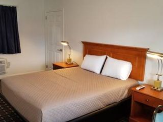 Фото отеля Budget Inn Breezewood