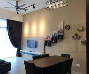 2 BedRoom Private and Modern Hideaway Condo Puchong Malaysia