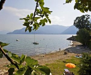 Bella Casa alla Spiaggia Tronzano Lago Maggiore Italy