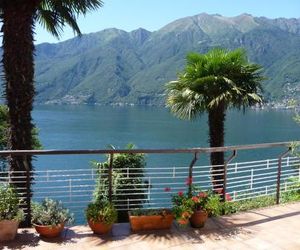 Casa Roccia Pino sulla Sponda del Lago Maggiore Italy